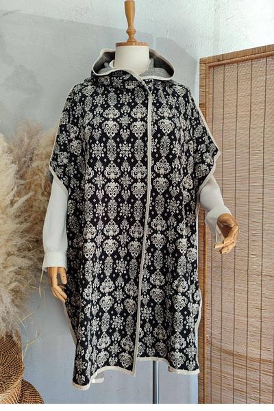 Hanezza Poncho pentru tricotaje de mărime Plus: reflectă-ți stilul cu modele etnice