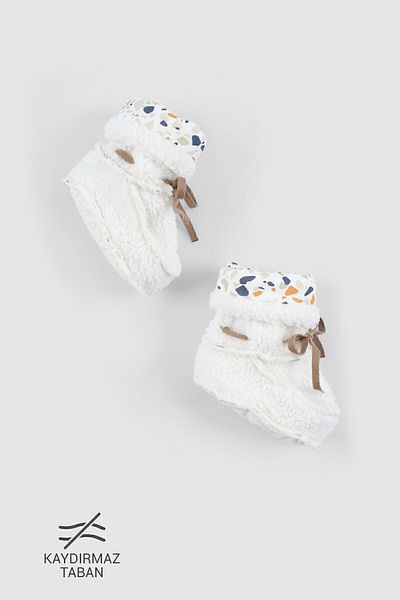 Little Gusto Wellsoft Baby Booties Ecru