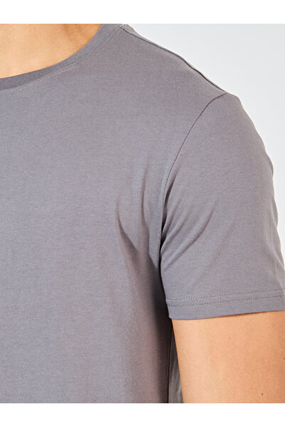 Styli Solid Regular Fit Cotton Rich T-Shirt