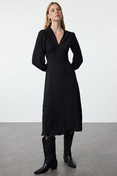 Trendyol Collection Midi černé šaty s detailem živůtek - Twoaw25el00366