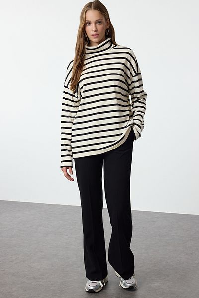 Trendyol Collection Πλεκτή μπλούζα εκρού με ζιβάγκο Oversize - TWOAW25BZ00201
