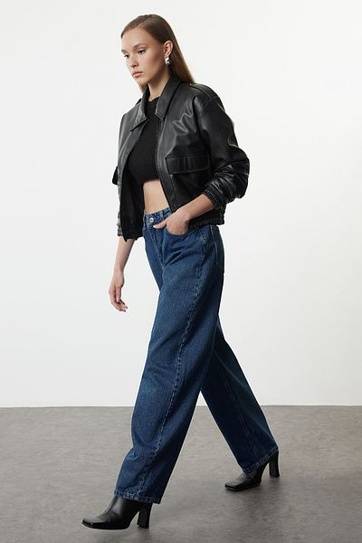 Trendyol Collection Magas derekú, sötétkék gördeszkafarmer - Fenntartható TWOAW25JE00145