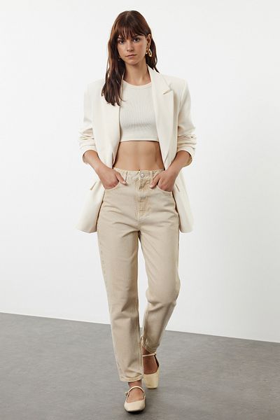 Trendyol Collection Magas derekú bézs Mom Jeans - TWOAW25JE00289