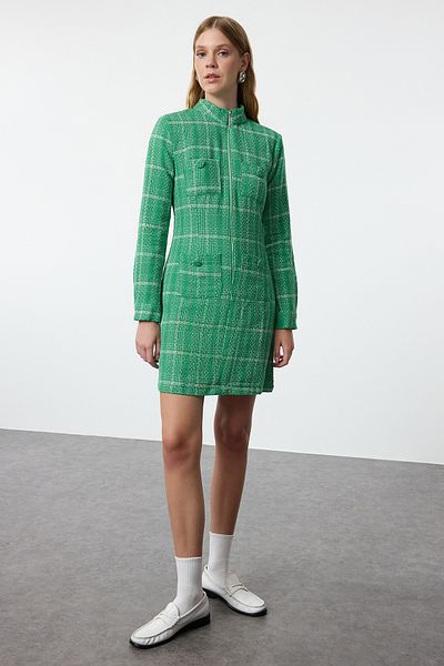 Trendyol Collection Grünes, gewebtes Tweed-Kleid – kariert, mit Reißverschluss und Taschendetail TWOAW23EL00478