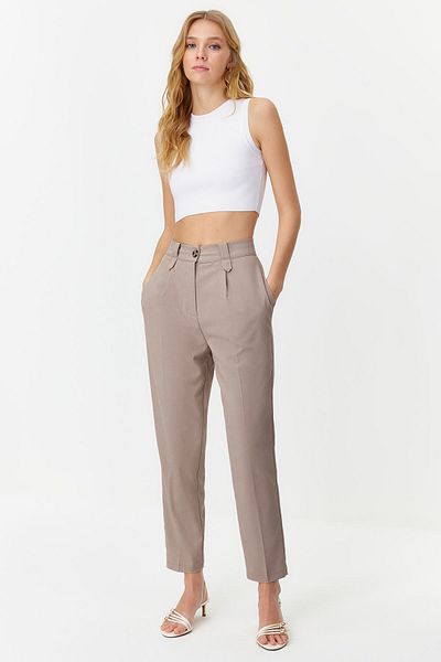 Trendyol Collection Beigefarbene Karottenhose mit hoher Taille aus gewebtem Polyviskonstoff TWOSS22PL0280