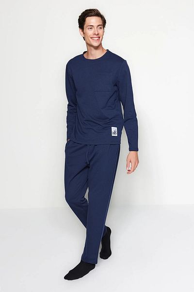 Trendyol Collection Sada pleteného pyžama v námořnické modré Regular Fit - Detail štítku TMNAW24PT00029