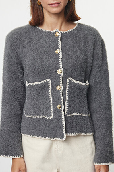 Trendyol Collection Kardigan z jemného antracitového úpletu – vzhled bundy, chlupatý Twoaw25Hi00009