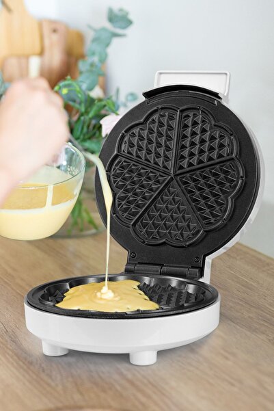 GOLDMASTER Creme 1000W Anti-Overflow Deep Plate Overheat Resistant Waffle Maker White