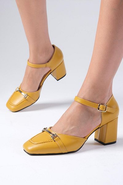 Mio Gusto Avila Senffarbene Damenschuhe mit stumpfer Spitze und Absatz