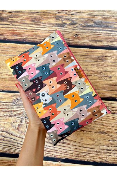 İsella Color Cats Pattern Clutch Bag Portfolio