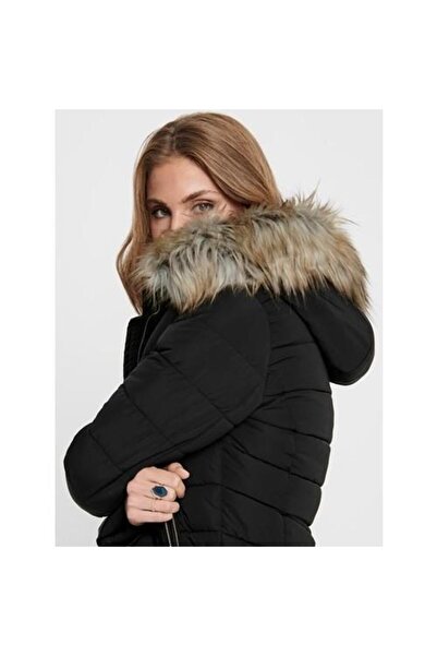 ONLY 15158943 Надуваемо палто с качулка и пух, 2 джоба и 10 ципа