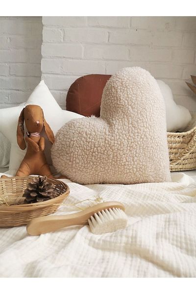 EYPRICH Teddy Heart Throw Pillow 30cm