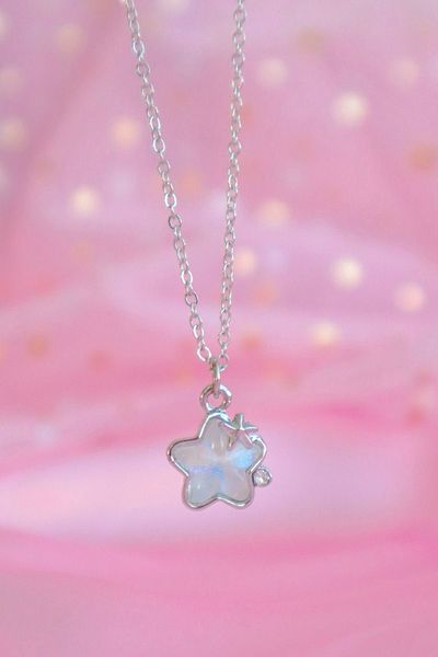 EFBUTİK White Stone Flower Patterned Silver Imported Necklace