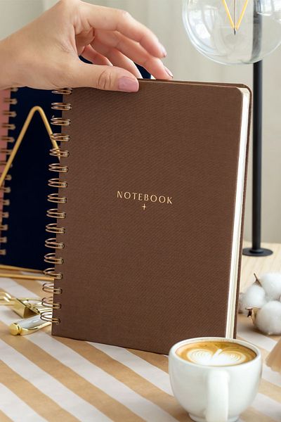 Matt Notebook مفكرة كتان حلزونية مقاس 15x21 سم - بني مقاس A5