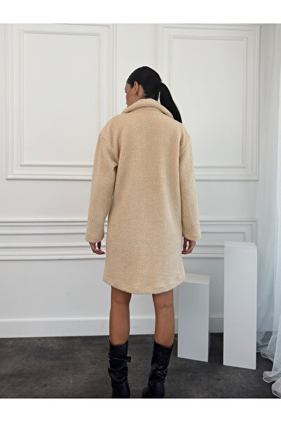 Benisengiydir Μπεζ γυναικείο μακρύ βελούδινο μπουφάν - γιακάς πουκάμισου, κουμπιά και διπλή τσέπη