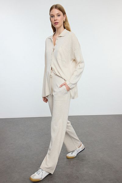 Trendyol Collection Бежевий трикотажний костюм з коміром поло Низ Ust TWOAW25AU00117