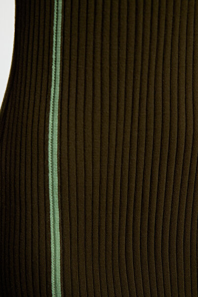 Trendyol Collection Khaki Color Blocked Midi Pletené šaty - TWOAW25EL00081