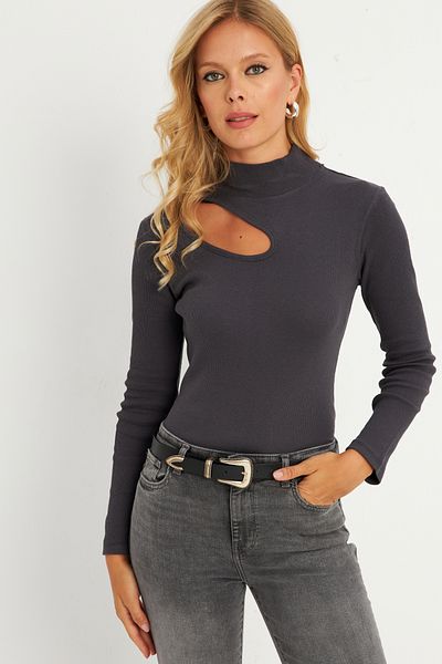 Cool & Sexy Anthrazitfarbene Bluse mit halbem Rollkragen und Kreuzmuster B1404