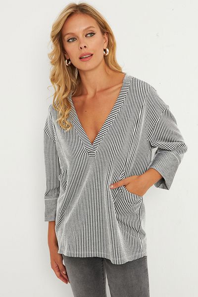 Cool & Sexy Gray Striped Women's Sweatshirt - Pocketed, Tf01 Model