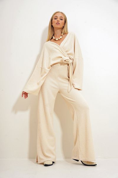 Trend Alaçatı Stili Beige Double-breasted Blouse and Slit Trousers Set - ALC-X12498