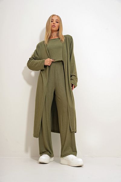 Trend Alaçatı Stili LigHt kHaki Women's Set - SHoulder PAdded, Crew Neck Blouse, Trousers And CArdigAn ALC-X4710