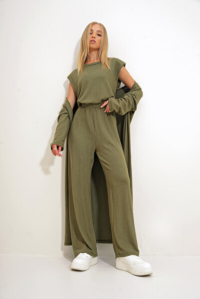 Trend Alaçatı Stili LigHt kHaki Women's Set - SHoulder PAdded, Crew Neck Blouse, Trousers And CArdigAn ALC-X4710