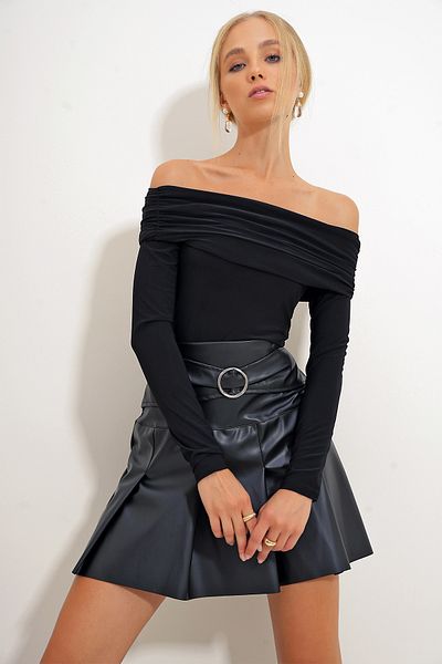Trend Alaçatı Stili Bluzka damska Madonna Collar - Black Sandy, Alc-X12624
