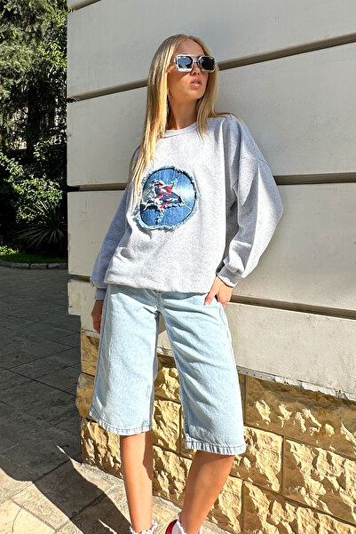 Trend Alaçatı Stili Gray Embroidered Crew Neck Women's Jean Sweatshirt - Two Thread Garni