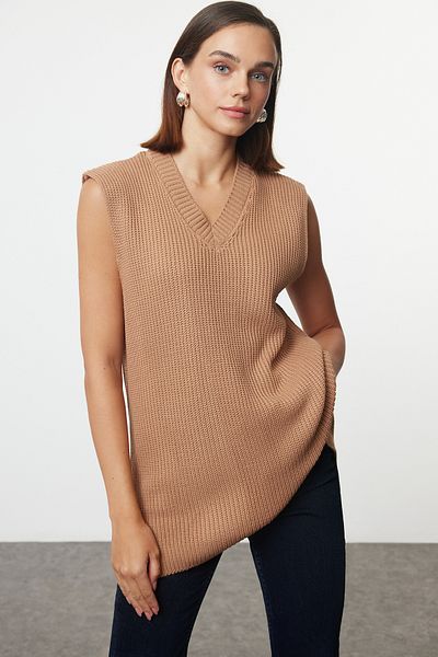 Trendyol Collection Трикотажен пуловер с камилско V-образно деколте - TWOAW25SV00030