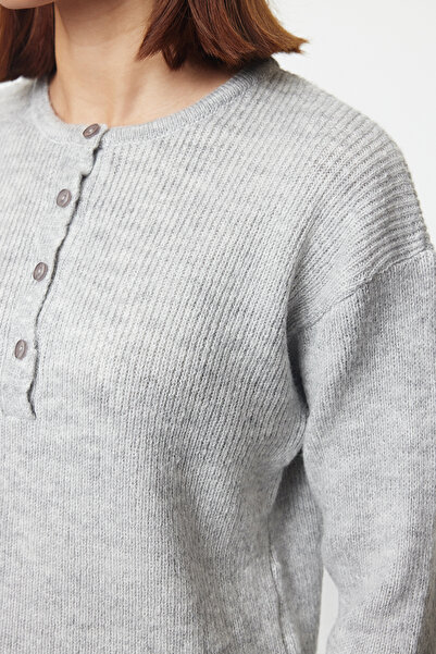 Trendyol Collection Szürke puha kötöttáru pulóver - széles szabású, állíthatóbb TWOAW25KZ00309