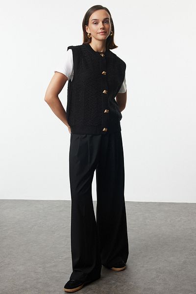 Trendyol Collection Crew Neck Black Fitted Vest - TWOAW25YE00028