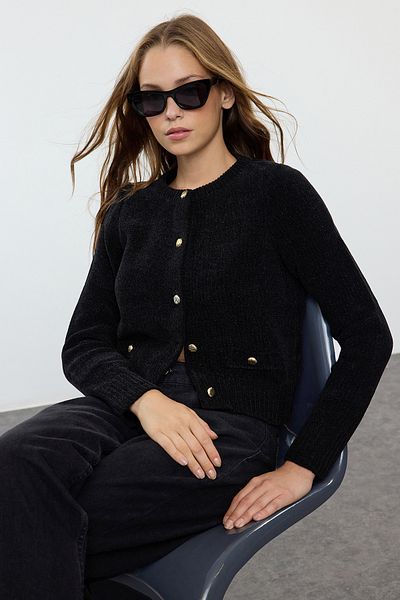 Trendyol Collection Prémiový černý pletený cardigan - speciální příze s detailem kapsy Twoaw24hi00051
