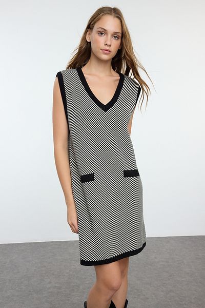 Trendyol Collection Color Block Μαύρο Μίνι Πλεκτό Φόρεμα - TWOAW25EL00073