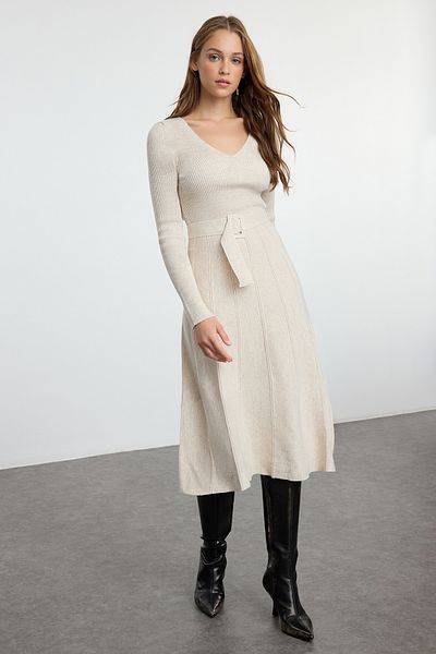 Trendyol Collection Πλεκτό Φόρεμα με κοσμήματα Midi - με ΖΩΝΗ και βολάν, TWOAW25EL00036