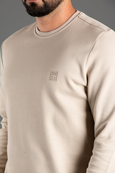 ZEKİ ÖZER Ανδρικό πουλόβερ σε μπεζ χρώμα - λαιμόκοψη και ανάγλυφη σχεδίαση