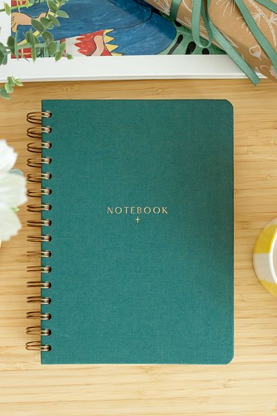 Matt Notebook Blocnotes din in spirală 15x21 cm - Verde închis