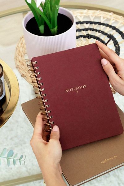 Matt Notebook 15x21 cm Bloc de note din in roșu Claret în spirală - A5