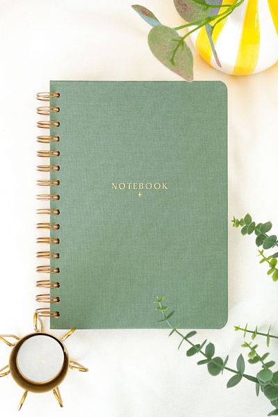 Matt Notebook Blocnotes cu spirală de in verde - A5 15x21 cm