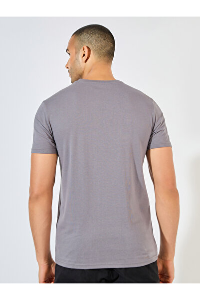 Styli Solid Regular Fit Cotton Rich T-Shirt