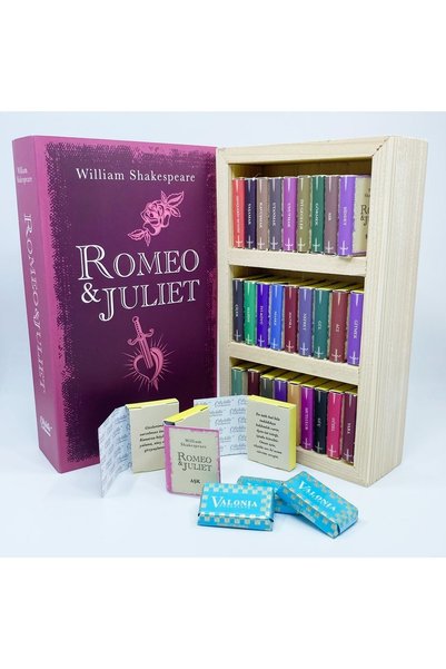Çikolata Kütüphanesi Romeo ve Juliet Temalı Çikolata Kütüphanesi
