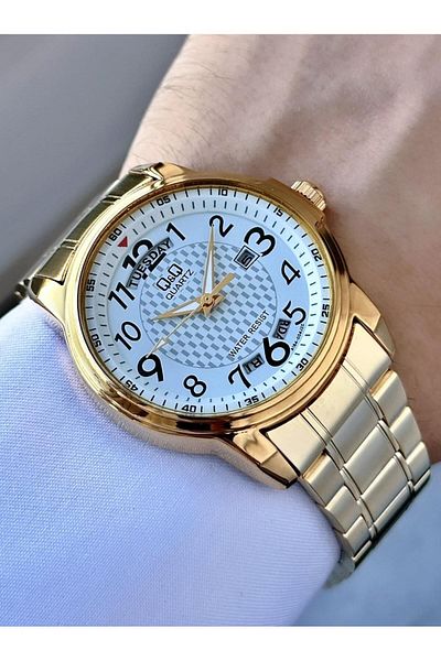 Q&Q Men's Gold Yellow Round Bezel Detail White Dial Calendar Day Analog Watch