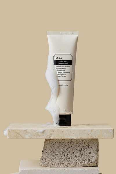 Dear Klairs Gentle Black Facial Cleanser - Düşük Ph Antioksidan Yüz Temizleyici (KORENDY) 140ml