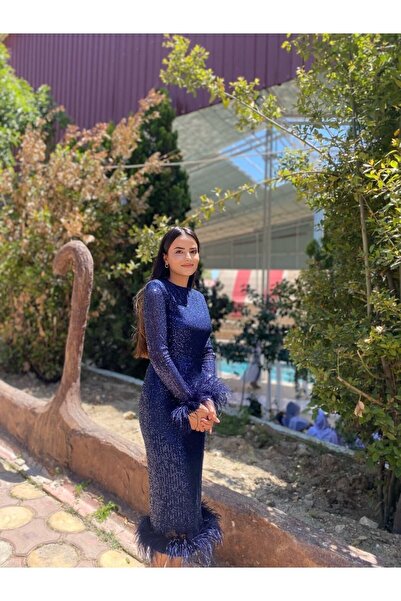 Sultan Ekşioğlu Lacivert Payet Tasarım Gece Elbisesi