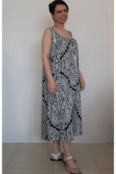 Mertcan Butik Φόρεμα με ασπρόμαυρο σχέδιο με στριφτό χτενισμένο βαμβακερό λουράκι μπροστά και πίσω