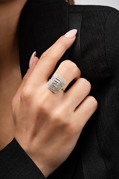 Altınaşkı Baget Taşlı Beyaz Altın Yüzük