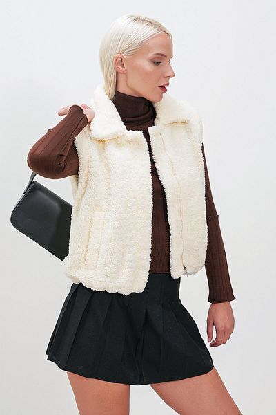 HAKKE Plush Vest - Collared and Lined