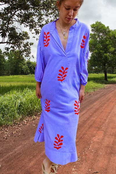 Işin Tasarım Lilac Cotton Prevailing Collar Dress - Handmade Printed with Three-Quarter Sleeves and Side Slits