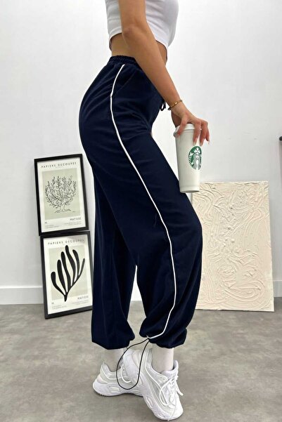 BW Bravely Wear Μαύρο φούτερ σε στυλ Harajuku με ελαστική μέση και μανσέτες σ...