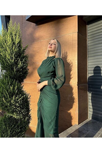 Afiş Butik Zümrüt Yeşili Şifon Drapeli Yırtmaçlı Dik Yaka Elbise