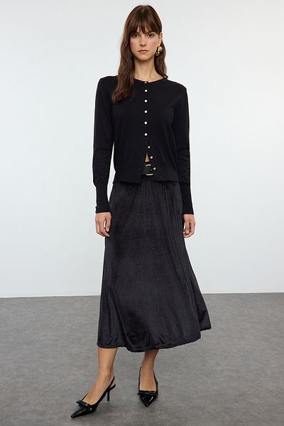 Trendyol Collection Fusta midi evazată din catifea - cu talie elastică, neagră TWOAW25ET00110